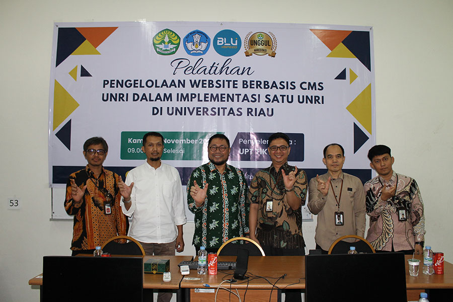 Pelatihan Pengelolaan Website berbasis CMS UNRI dalam Implementasi SATU UNRI di Universitas Riau